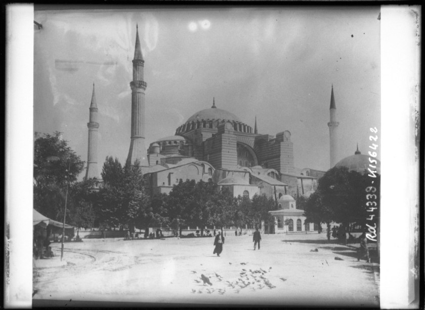 La_mosquée_de_Sainte-Sophie_à_[...]Agence_Rol_btv1b6933701f_1