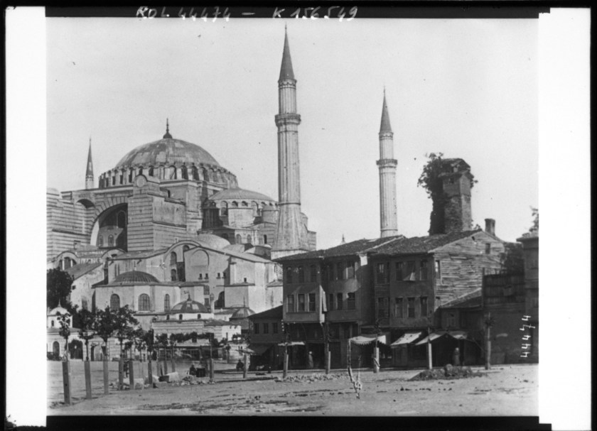 Mosquée_de_Sainte-Sophie_à_Constantinople_[...]Agence_Rol_btv1b6933828f_1